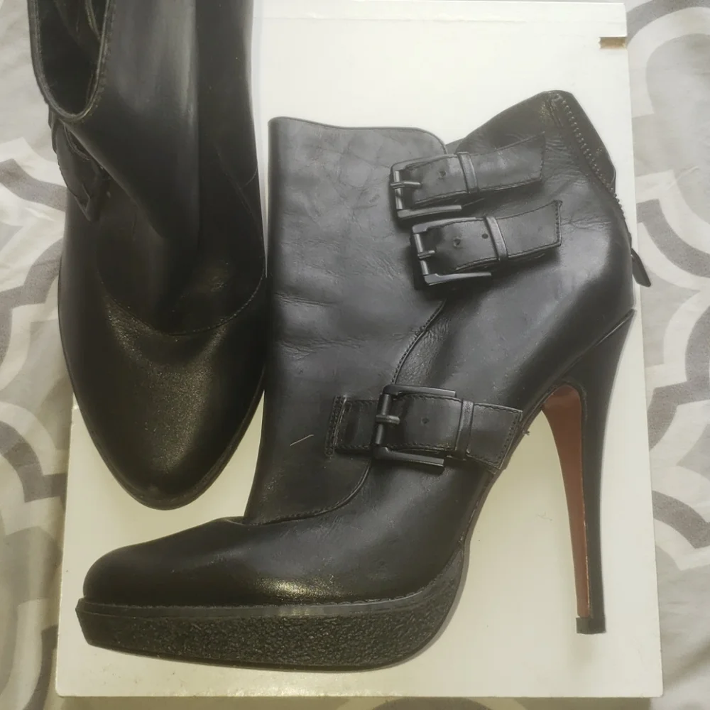 Charles David Black Moto Style Booties with buckles Size 8 - Picture 1 of 9